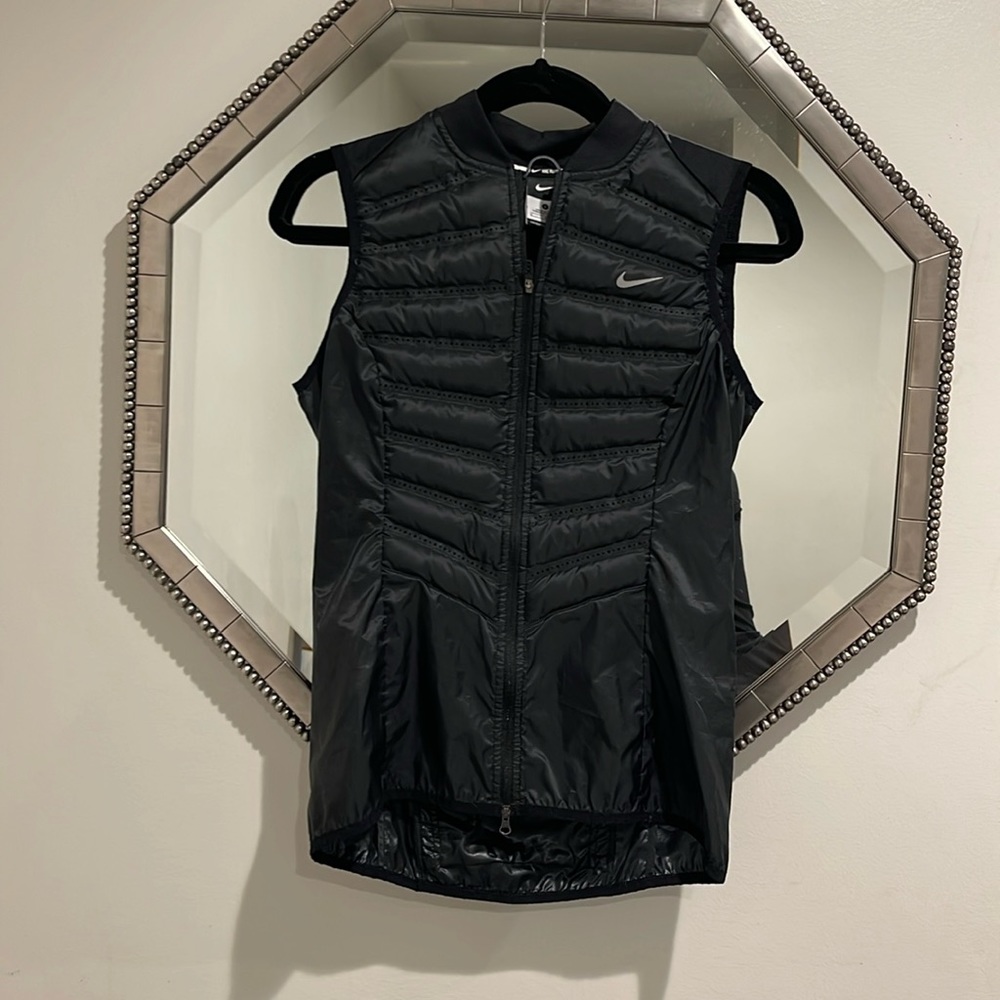 Nike “windbreaker vest” Like new only worn a couple times